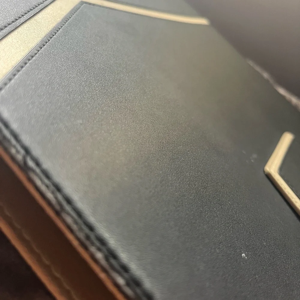 Black and Gold Executive Business Padfolio